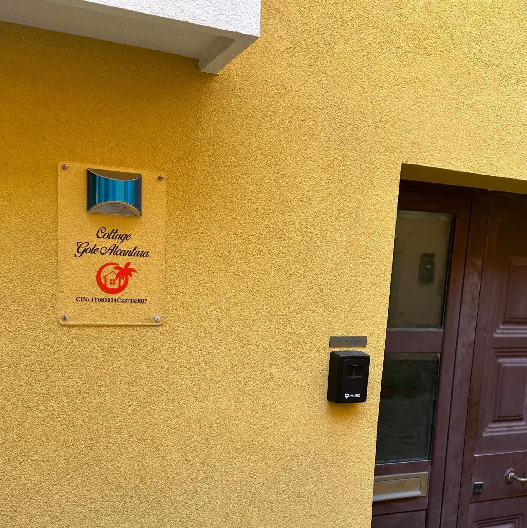 Cottage Gole Alcantara Pafumi Graniti Exterior foto